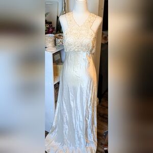 Vintage Kiki USA Ivory Beaded Lace-Up Back Maxi Dress – Size M Stunning vintage